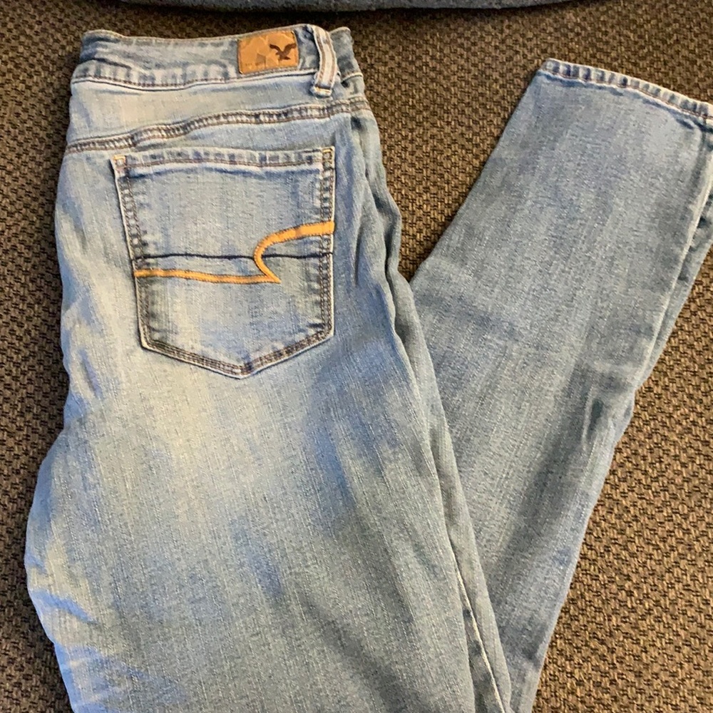 Light wash AE jeans